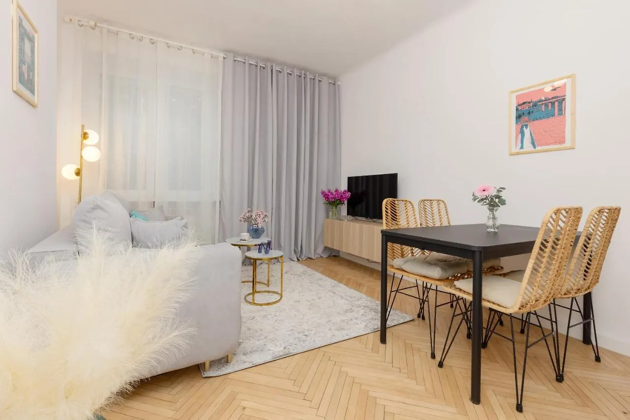 Stylish And Sweet Apartment In Warsaw Near Park Lazienki By Noclegi Renters