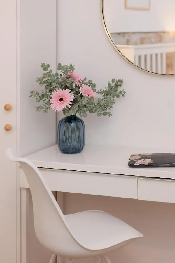 Stylish And Sweet Apartment In Warsaw Near Park Lazienki By Noclegi Renters 0*,  폴란드